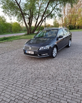 Volkswagen Passat cena 39900 przebieg: 278000, rok produkcji 2013 z Łochów małe 277